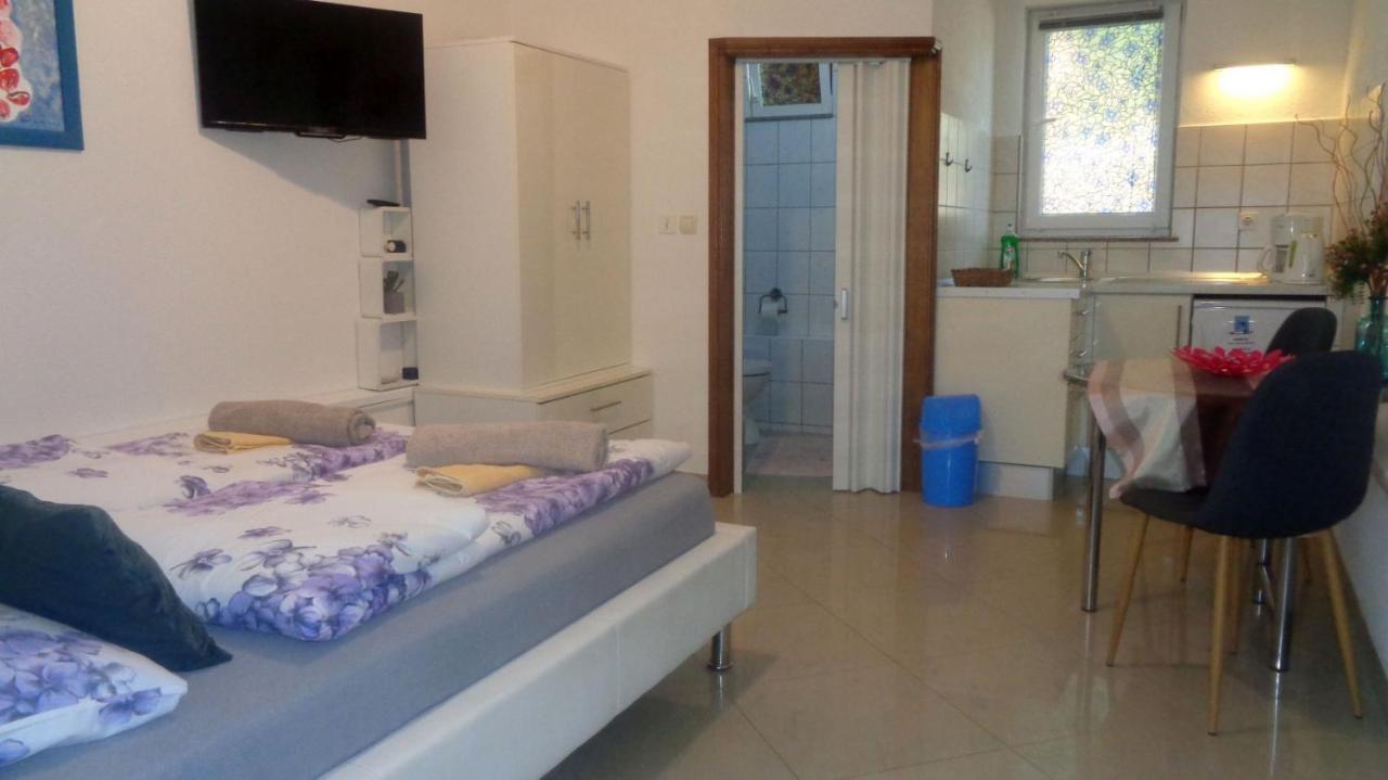 Studio Apartment In Biograd Na Moru With Terrace, Air Conditioning, Wi-Fi Exterior photo